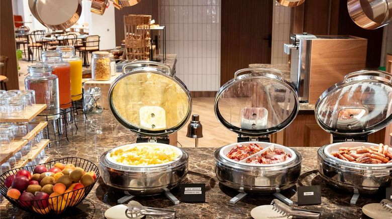 <b>Ibis Rouen Champ de Mars Restaurant</b>. Images powered by <a href="https://iceportal.shijigroup.com/" title="IcePortal" target="_blank">IcePortal</a>.
