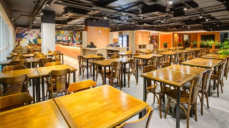 <b>Ibis Rio de Janeiro Santos Dumont Exterior</b>. Images powered by <a href="https://iceportal.shijigroup.com/" title="IcePortal" target="_blank">IcePortal</a>.