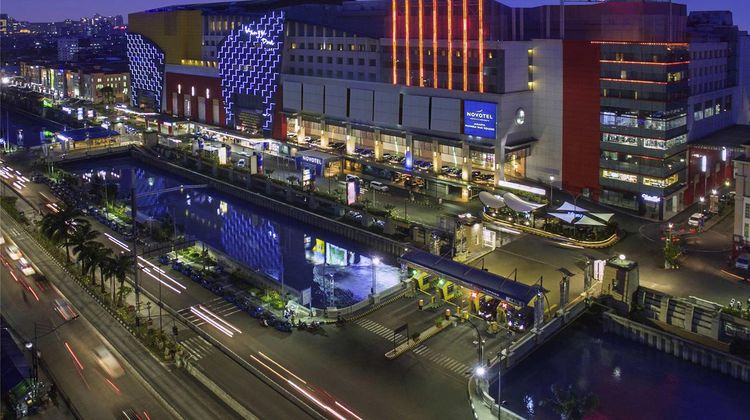 Novotel Mangga Dua Exterior