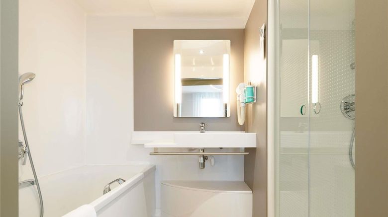 <b>Suite Novotel Nancy Center Room</b>. Images powered by <a href="https://iceportal.shijigroup.com/" title="IcePortal" target="_blank">IcePortal</a>.
