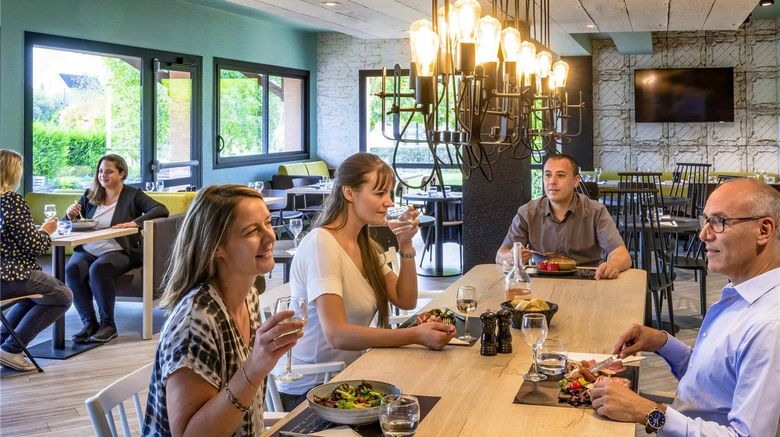 <b>Ibis Creil Sur Oise Restaurant</b>. Images powered by <a href="https://iceportal.shijigroup.com/" title="IcePortal" target="_blank">IcePortal</a>.