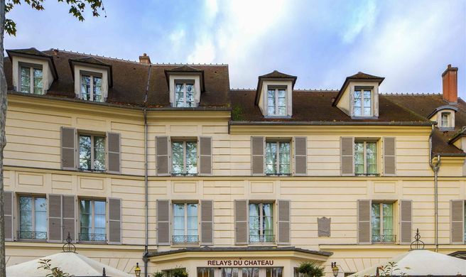 Mercure Relays du Chateau Hotel Exterior