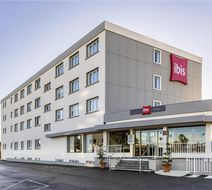 Hotel Ibis Tarbe Exterior