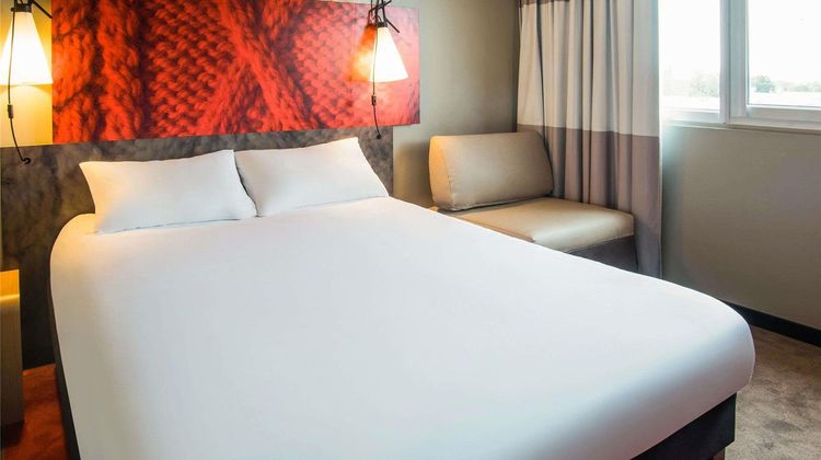 Hotel Ibis Tarbe Room