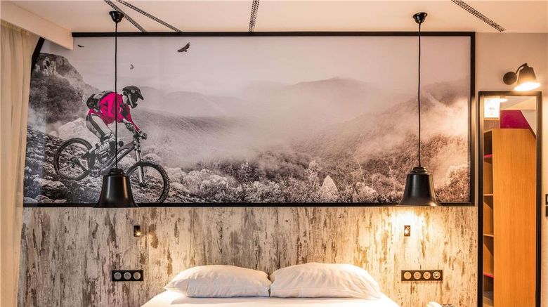 <b>Ibis Dinan Room</b>. Images powered by <a href="https://iceportal.shijigroup.com/" title="IcePortal" target="_blank">IcePortal</a>.