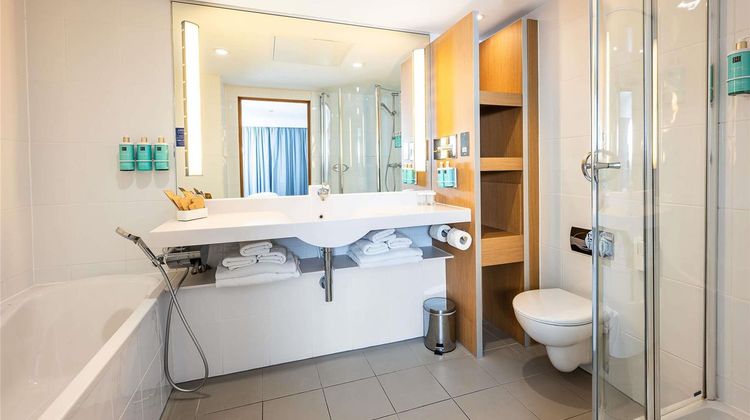 Novotel Cardiff Centre Suite