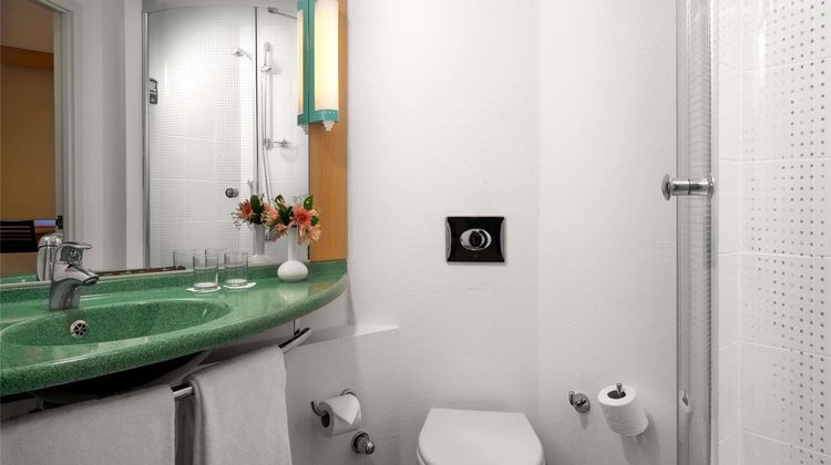 Ibis Istanbul Room
