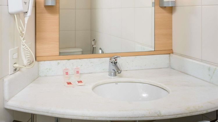 Ibis Recife Room