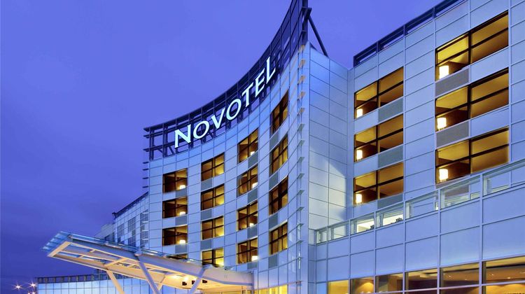 Novotel Montreal Aeroport Exterior