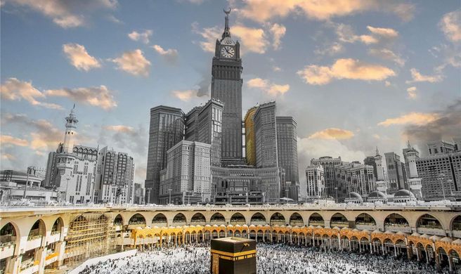 Pullman Zamzam Grand Suites Exterior