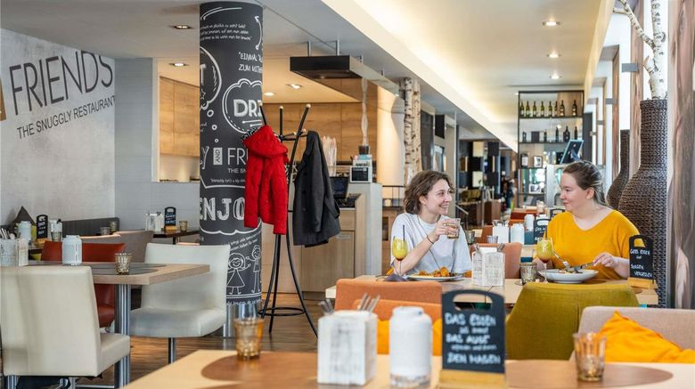 <b>Novotel Wien City Restaurant</b>. Images powered by <a href="https://iceportal.shijigroup.com/" title="IcePortal" target="_blank">IcePortal</a>.