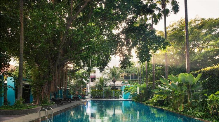 Mercure Surabaya Pool