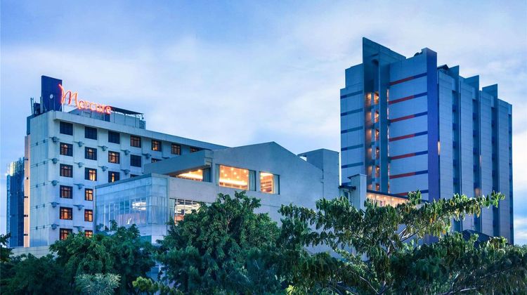 Mercure Surabaya Exterior