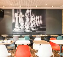 Ibis Bordeaux Bastide Exterior