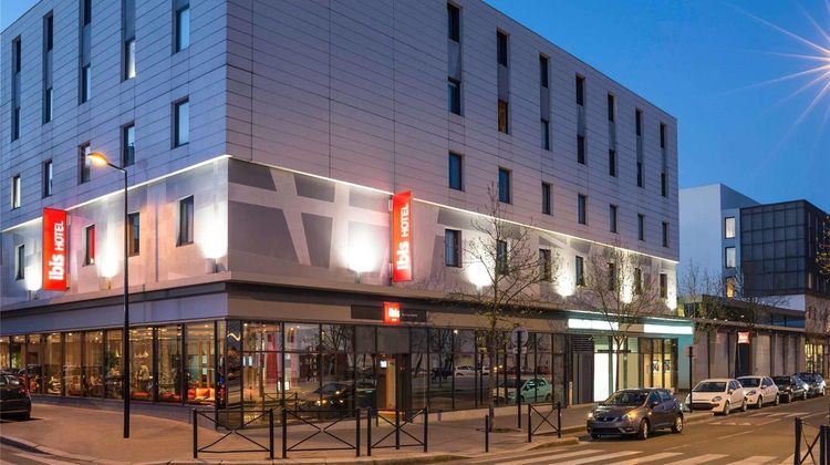 Ibis Bordeaux Bastide Exterior