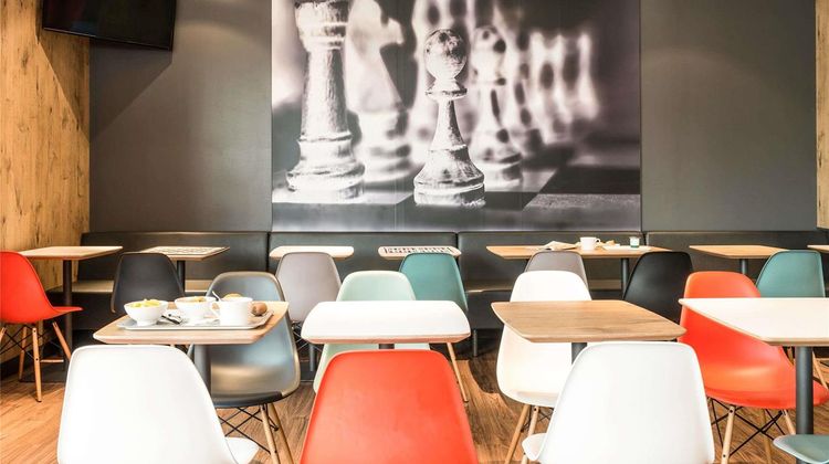 Ibis Bordeaux Bastide Exterior