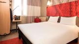 Ibis Bordeaux Bastide Room