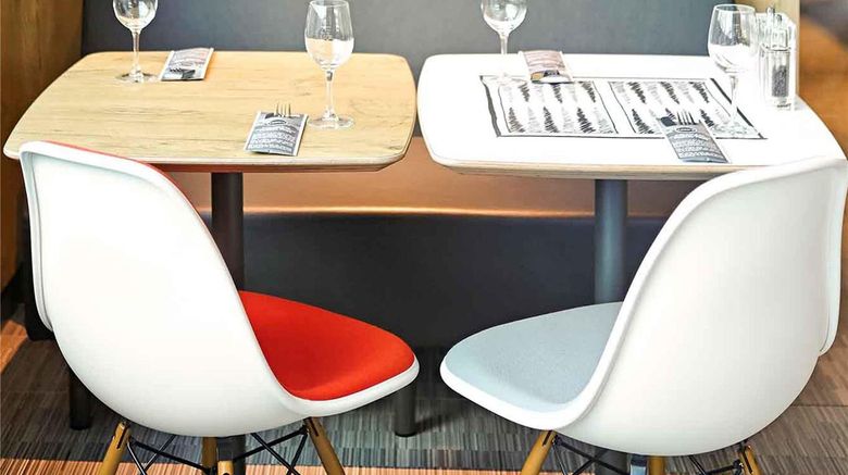 <b>Ibis London Elstree Borehamwood Restaurant</b>. Images powered by <a href="https://iceportal.shijigroup.com/" title="IcePortal" target="_blank">IcePortal</a>.