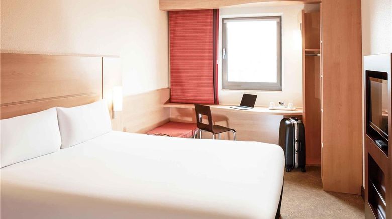 <b>Ibis London Elstree Borehamwood Room</b>. Images powered by <a href="https://iceportal.shijigroup.com/" title="IcePortal" target="_blank">IcePortal</a>.