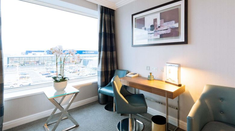 <b>Sofitel London Gatwick Hotel Suite</b>. Images powered by <a href="https://iceportal.shijigroup.com/" title="IcePortal" target="_blank">IcePortal</a>.