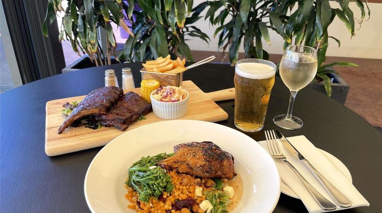 Mercure Bunbury Sanctuary Golf Resort Restaurant