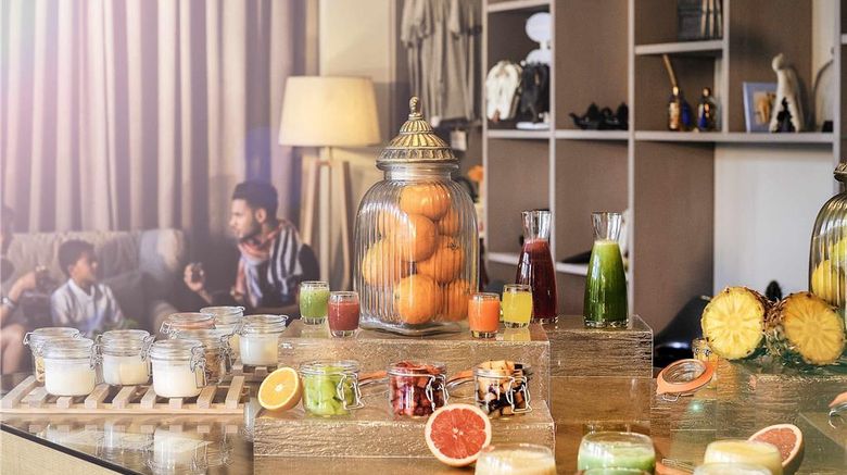 <b>Suite Novotel Marrakech Restaurant</b>. Images powered by <a href="https://iceportal.shijigroup.com/" title="IcePortal" target="_blank">IcePortal</a>.