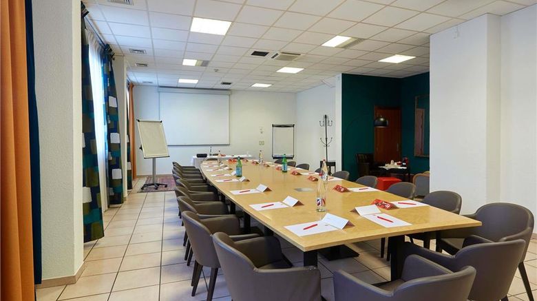 <b>Hotel Ibis Annemasse Exterior</b>. Images powered by <a href="https://iceportal.shijigroup.com/" title="IcePortal" target="_blank">IcePortal</a>.