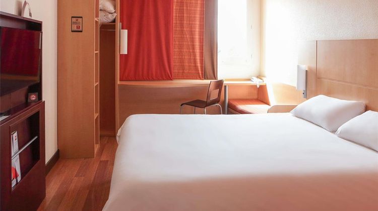 Ibis Albert Room