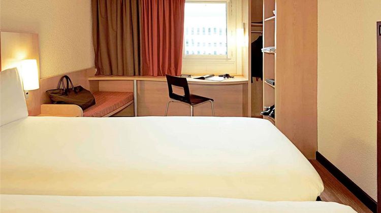 Ibis Albert Room