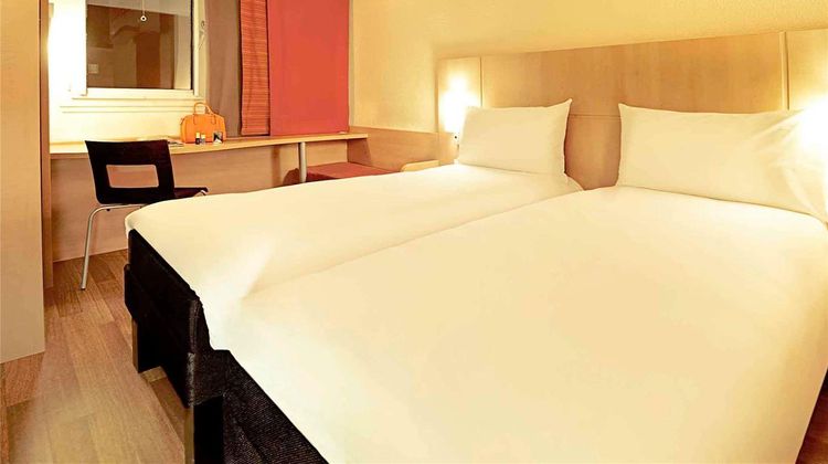 Ibis Albert Room