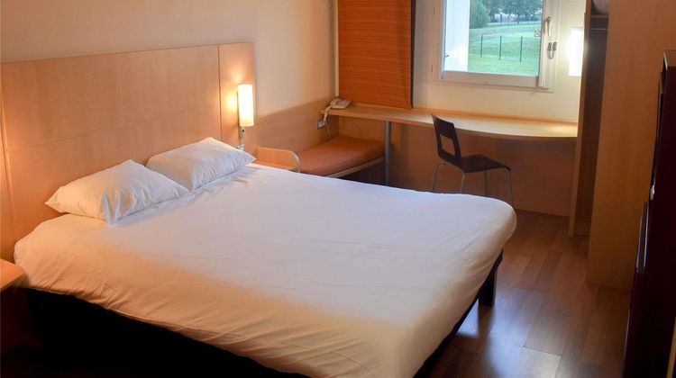 Ibis Albert Room