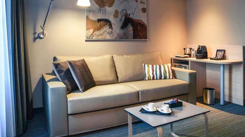 <b>Mercure Perigueux Centre 3 Suite</b>. Images powered by <a href="https://iceportal.shijigroup.com/" title="IcePortal" target="_blank">IcePortal</a>.