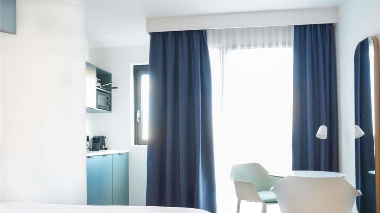 <b>Mercure Paris Boulogne Aparthotel Room</b>. Images powered by <a href="https://iceportal.shijigroup.com/" title="IcePortal" target="_blank">IcePortal</a>.