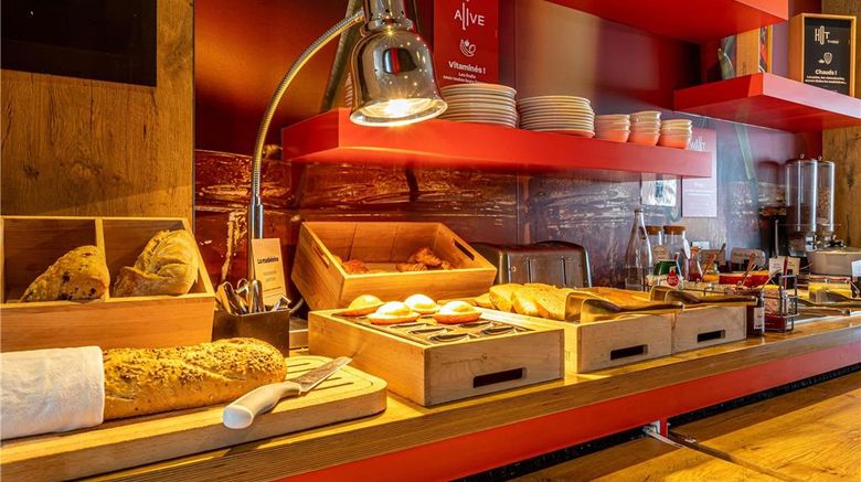 <b>Hotel Ibis Paris Boulogne Billancourt Restaurant</b>. Images powered by <a href="https://iceportal.shijigroup.com/" title="IcePortal" target="_blank">IcePortal</a>.