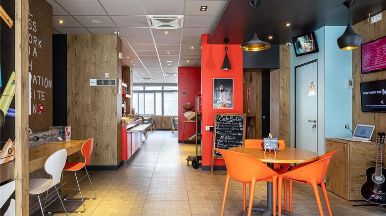 <b>Hotel Ibis Paris Boulogne Billancourt Exterior</b>. Images powered by <a href="https://iceportal.shijigroup.com/" title="IcePortal" target="_blank">IcePortal</a>.