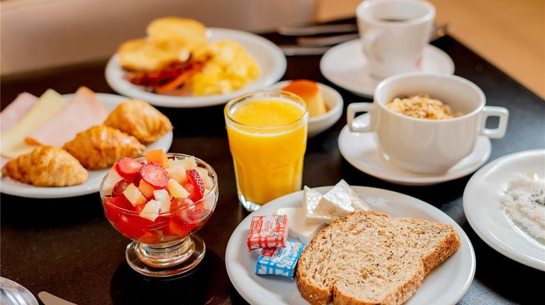 <b>Mercure Sao Paulo Pamplona Restaurant</b>. Images powered by <a href="https://iceportal.shijigroup.com/" title="IcePortal" target="_blank">IcePortal</a>.