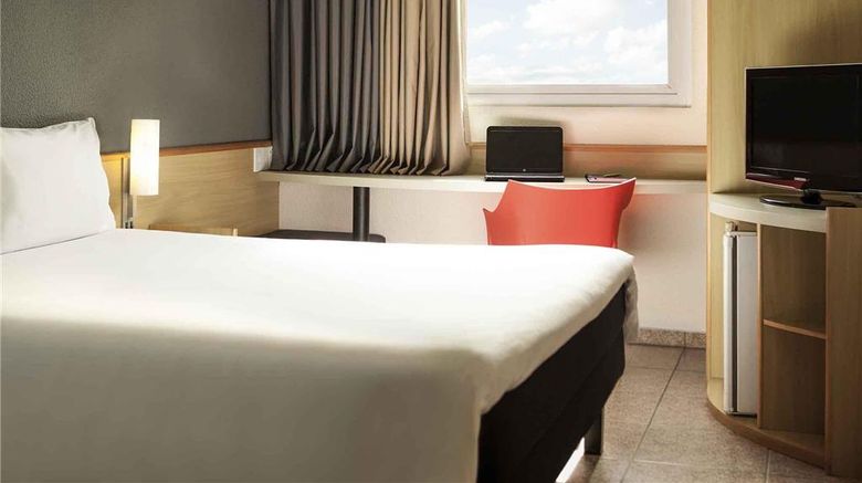 <b>Ibis Criciuma Room</b>. Images powered by <a href="https://iceportal.shijigroup.com/" title="IcePortal" target="_blank">IcePortal</a>.