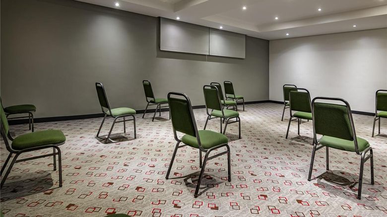 <b>Ibis Criciuma Meeting</b>. Images powered by <a href="https://iceportal.shijigroup.com/" title="IcePortal" target="_blank">IcePortal</a>.