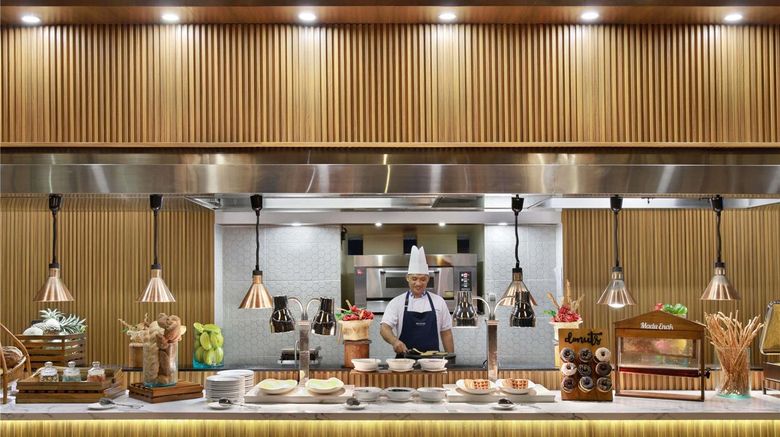 <b>Novotel Nusa Dua Bali Restaurant</b>. Images powered by <a href="https://iceportal.shijigroup.com/" title="IcePortal" target="_blank">IcePortal</a>.