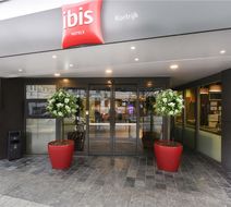 Hotel Ibis Kortrijk Centrum Exterior