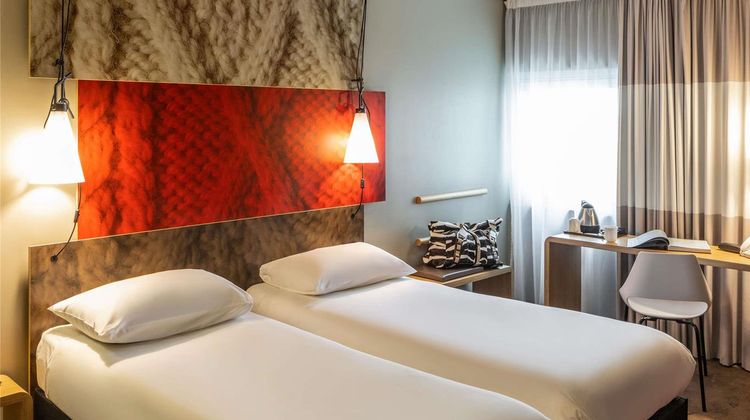 Ibis Birmingham Airport Hotel Room