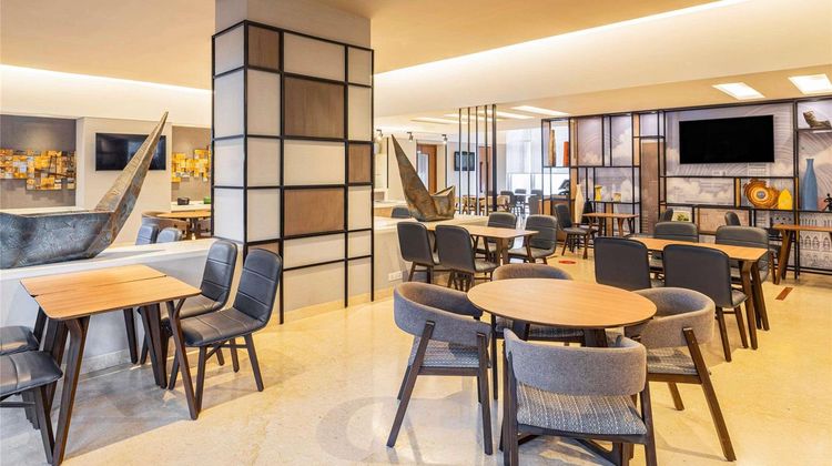 Ibis Mumbai Airport Restaurant