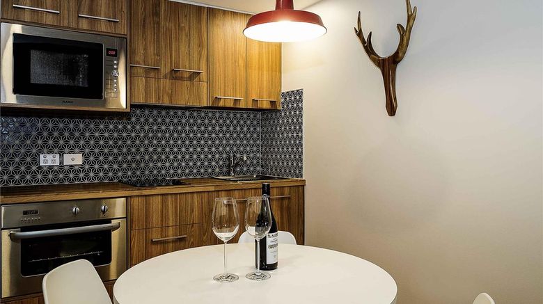 <b>The Sebel Pinnacle Valley Room</b>. Images powered by <a href="https://iceportal.shijigroup.com/" title="IcePortal" target="_blank">IcePortal</a>.