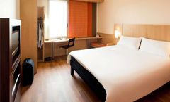 Ibis Barcelona Santa Coloma