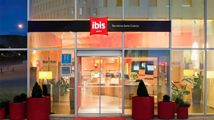 Ibis Barcelona Santa Coloma Exterior