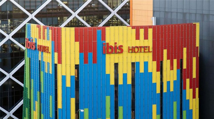 Ibis Sydney Barangaroo Exterior