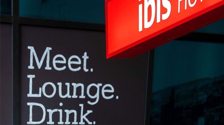 Ibis Sydney Barangaroo Exterior