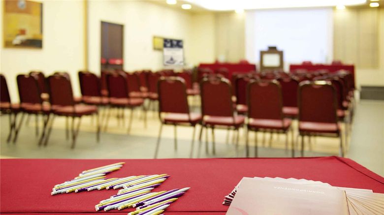 <b>Mercure Siracusa Prometeo Meeting</b>. Images powered by <a href="https://iceportal.shijigroup.com/" title="IcePortal" target="_blank">IcePortal</a>.