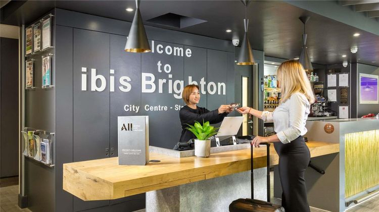 Ibis Brighton City Centre Exterior