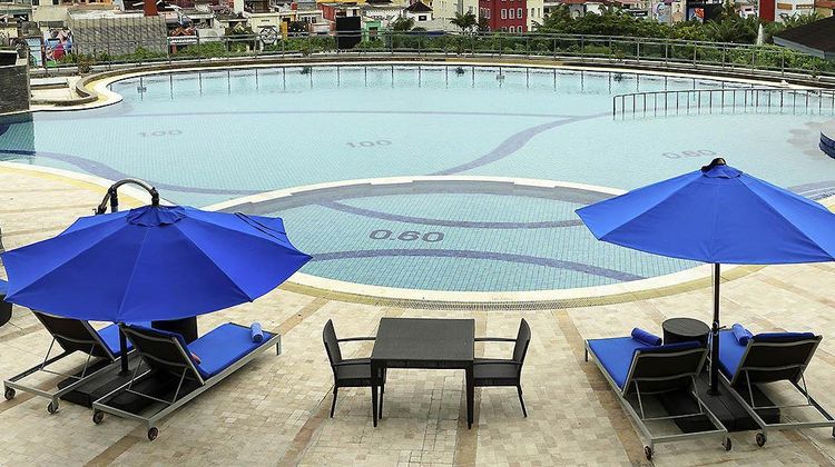 Novotel Balikpapan Pool